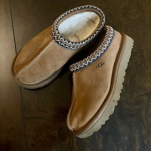 UGG Tasman Chesnut Slippers Size 6